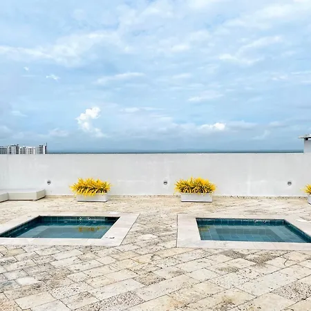 Beachfront With Stunning Infinity Pool Cartagena